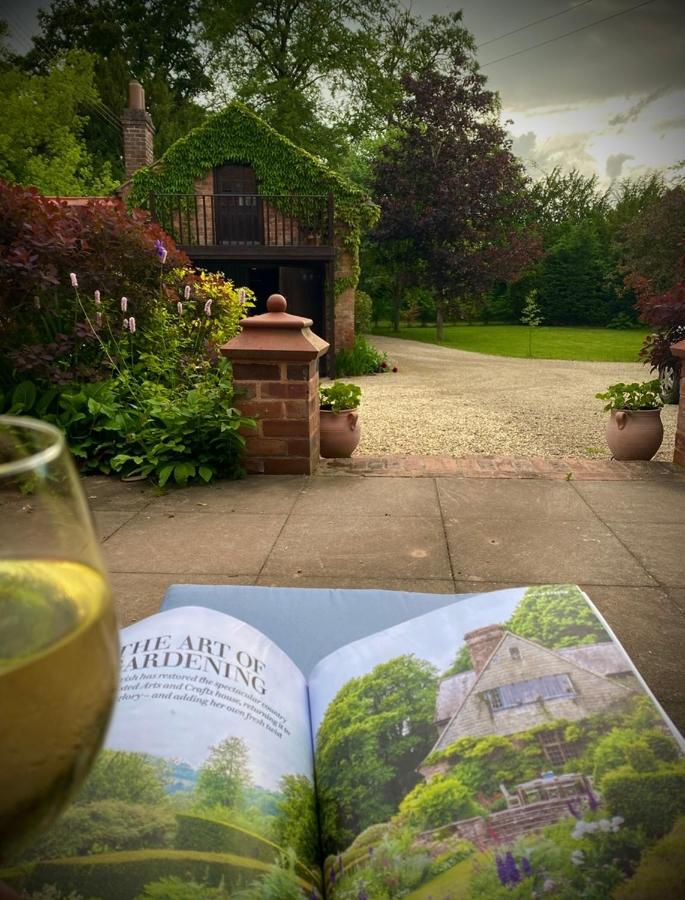 The Old Rectory - Valley View Room In Private Home Stockton-on-Teme Bagian luar foto