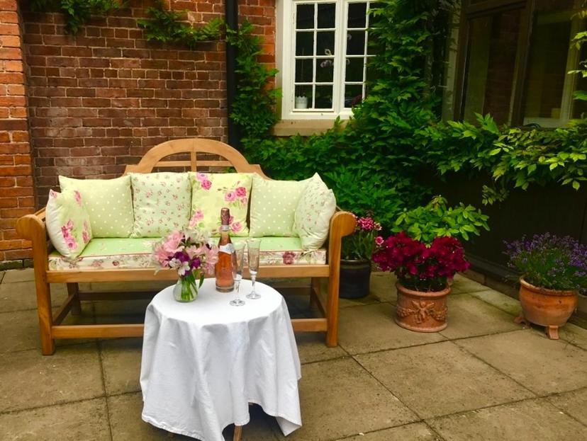 The Old Rectory - Valley View Room In Private Home Stockton-on-Teme Bagian luar foto