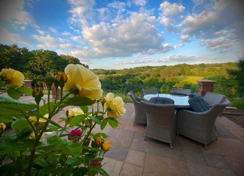 The Old Rectory - Valley View Room In Private Home Stockton-on-Teme Bagian luar foto