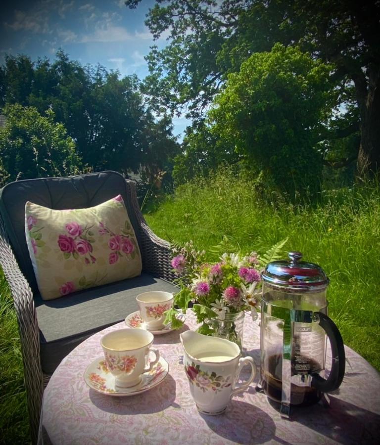 The Old Rectory - Valley View Room In Private Home Stockton-on-Teme Bagian luar foto